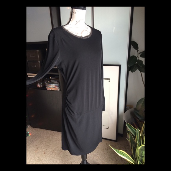 Vera Wang Dresses & Skirts - Vera Wang Elegant Black Dress - L